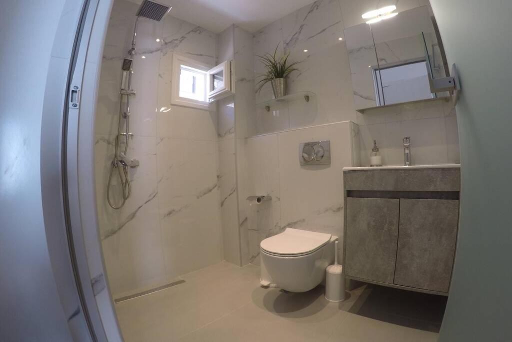 Polychrono New 2 Bedroom Apt. Just By The Sea! Экстерьер фото