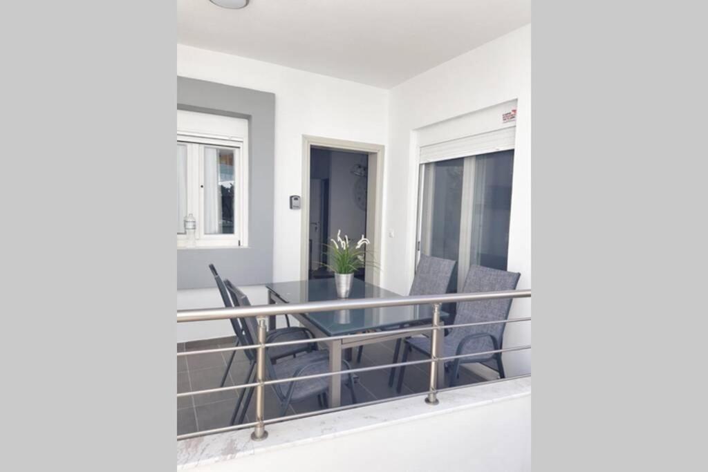 Polychrono New 2 Bedroom Apt. Just By The Sea! Экстерьер фото
