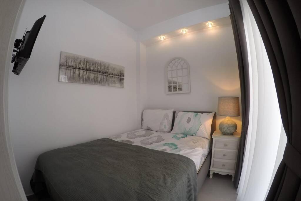 Polychrono New 2 Bedroom Apt. Just By The Sea! Экстерьер фото