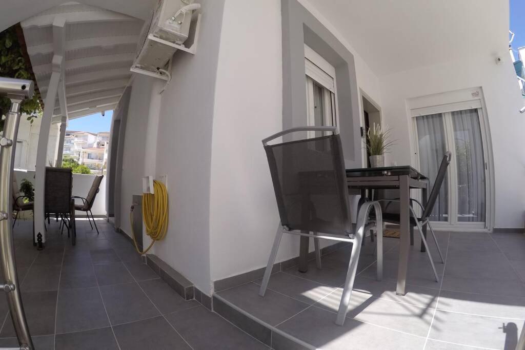 Polychrono New 2 Bedroom Apt. Just By The Sea! Экстерьер фото